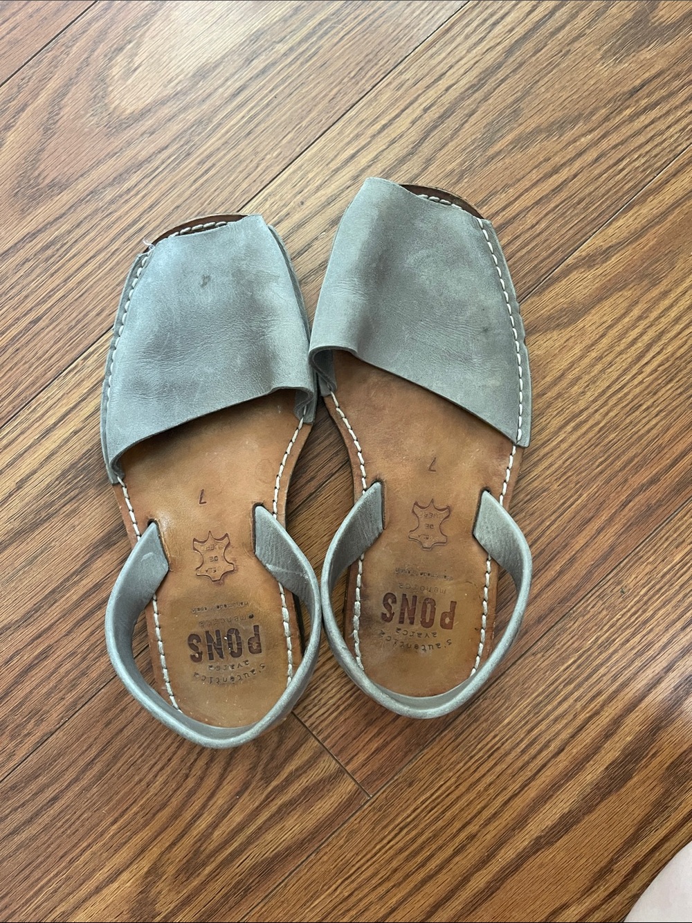 Pons Avarcas Women's Gray Leather Slingback Sandals - Picture 2 of 4